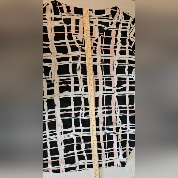 Avenue Women's Plaid Blouse Size 3X - Picture 10 of 14